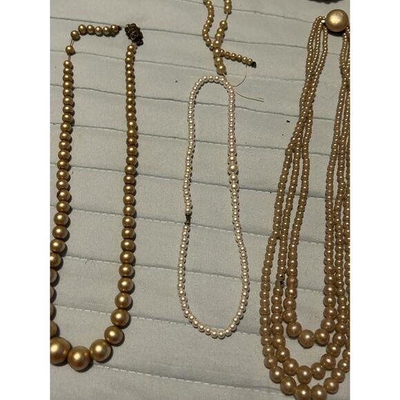Vintage Faux Pearl Jewelry Lot Pieces Earrings Necklaces Bracelets Earrings - Picture 8 of 12